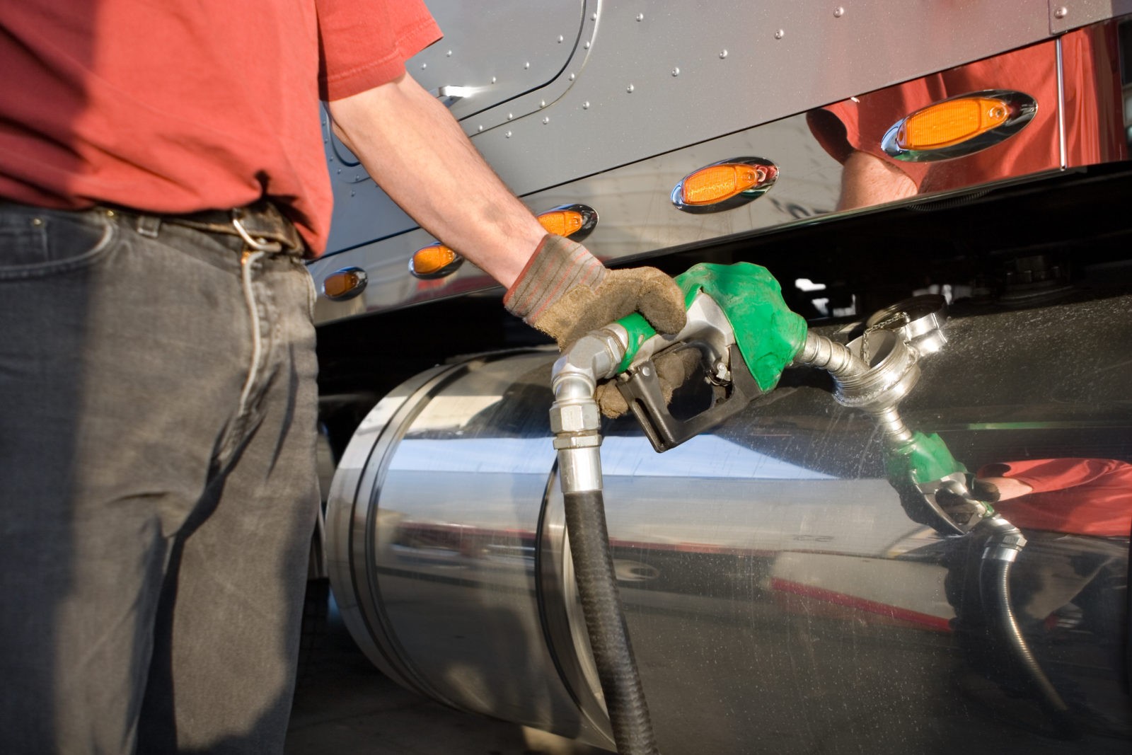 Maximizing Fuel Efficiency: Tips and Techniques for Truck Drivers